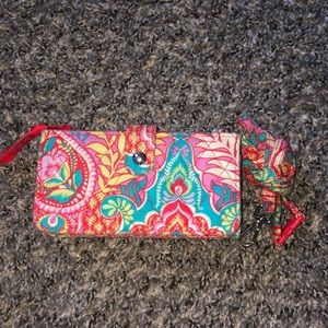 Vera Bradley wallet/IPhone 6/7/8 holder